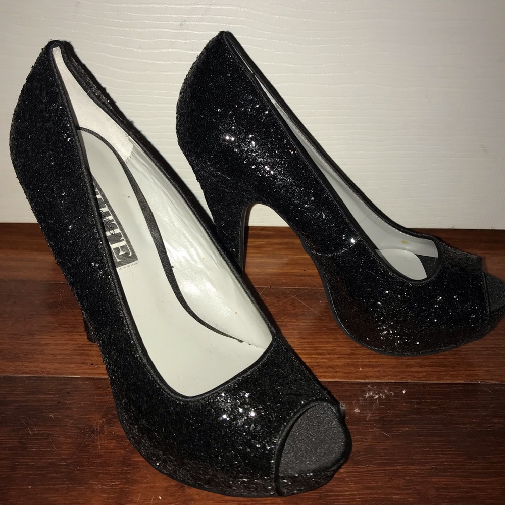 Vera Wang (Davids Bridal) black glitter heels